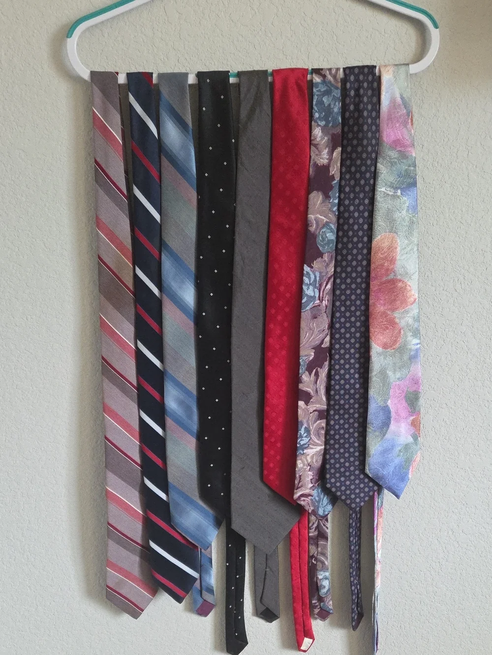Men's Necktie Lot - Set of 9 Vintage Ties Johnny Carson Enrico Guccini Silk